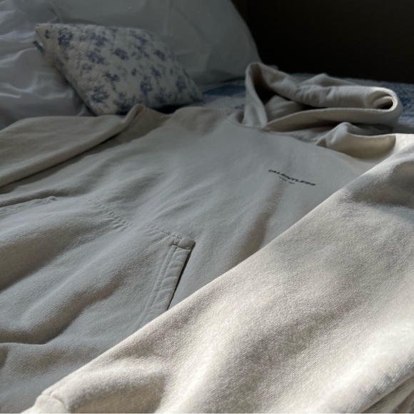 Talentless Circle Logo Hoodie - Picture 3 of 7